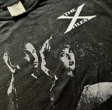 Load image into Gallery viewer, X files Mulder and Scully T-shirt
