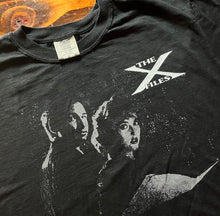 Load image into Gallery viewer, X files Mulder and Scully T-shirt