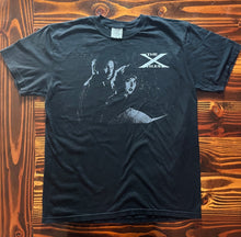 Load image into Gallery viewer, X files Mulder and Scully T-shirt
