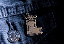 Load image into Gallery viewer, Legg Logo - Enamel Pin
